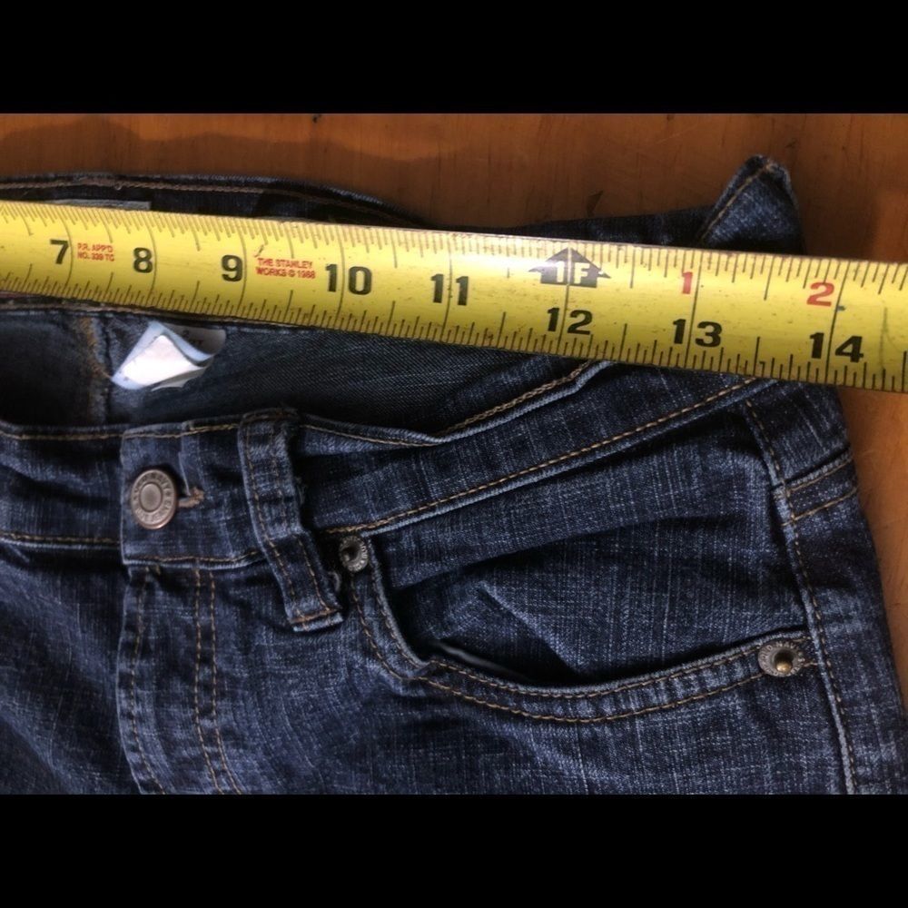 EUC Old Navy Bootcut ultra low waist size 2 short - Picture 5 of 5